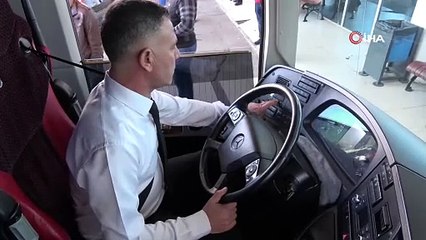 Yolcuyu Sırtında Taşıyan Siirtli Otobüs Şoförü: "İnsanlık Görevimi Yaptım"