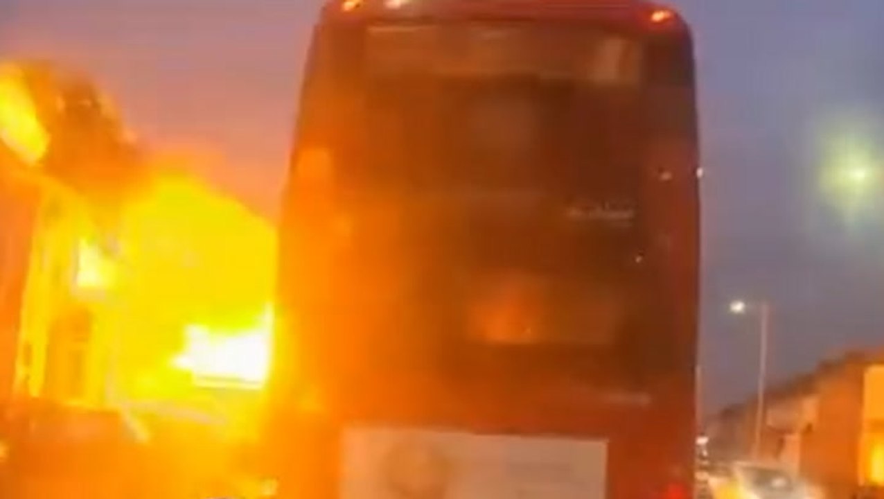 Watch: House explodes in fireball metres away from bus - video Dailymotion