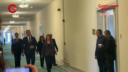 CHP heyeti ile MHP heyeti, MHP Grup Başkanvekili Erkan Akçay'ın makam odasında bir araya geldi