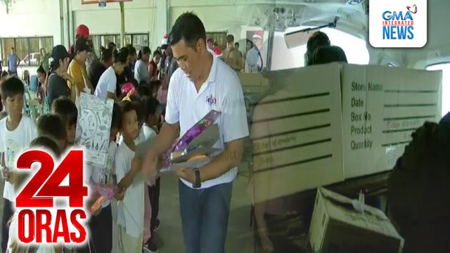 Mga pagkain, school supplies at noche buena package, inihatid ng BFAR sa Pag-asa Island | 24 Oras