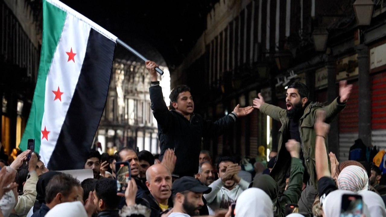 A Damas, la joie des Syriens après la chute de Bachar al-Assad