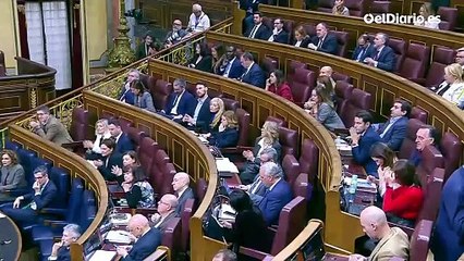 El ministro Ángel Víctor Torres carga contra el "racismo" de Vox: "¿Qué tiene contra los niños que llegan en patera? Mírelos a los ojos y vea lo que han sufrido"