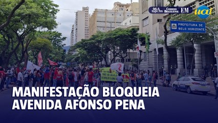 Manifestação de moradores de ocupações bloqueia Av. Afonso Pena em BH