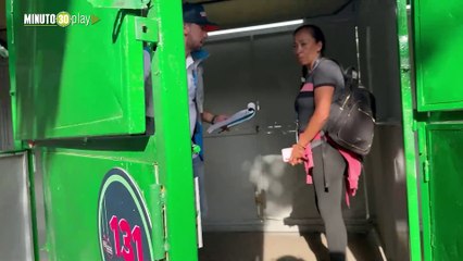 Vendedores informales de Medellín obtienen permisos para la temporada navideña