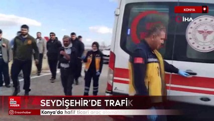 Konya'da hafif ticari araç otomobille çarpıştı