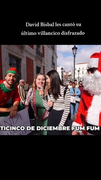 Video: David Bisbal se disfraza de Papá Noel y sorprende a los transeúntes