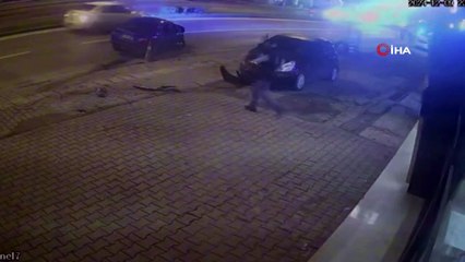 Zonguldak'ta kontrolden çıkan otomobil iki araca çarptı: 4 yaralı
