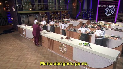 Diego Lozano avalia entremets no MasterChef Confeitaria