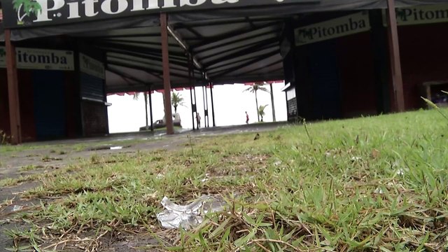 Moradores de rua e cenas de atentado ao pudor são recorrentes nas orlas das praias; Confira