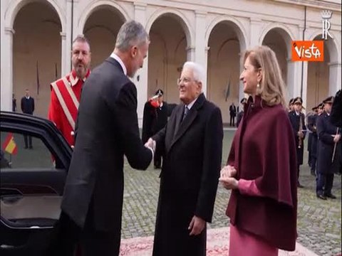 Il baciamano del Re Felipe VI di Spagna a Laura Mattarella