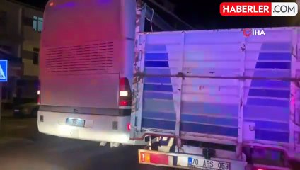 Kontrolden Çıkan Kamyonet, Otobüs ve Araçlara Çarptı: 2 Yaralı