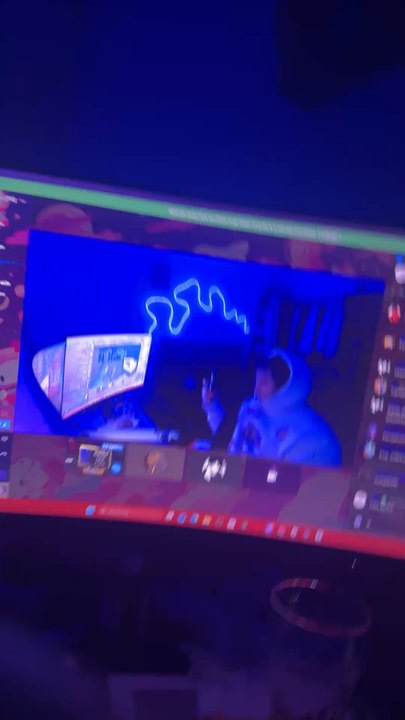 ABO TOI LIKE COMMENTE FAIT TOUT je note tout vos pseudo ect les premier qui me suive ect auront 100% des truc pour vois remercier