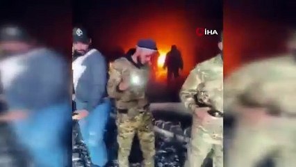 Suriye'de muhalifler Hafız Esad'ın mezarını ateşe verdi