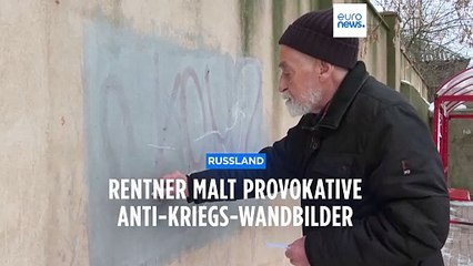 Protest in Rusland: Rentner malt provokative Anti-Kriegs-Wandbilder