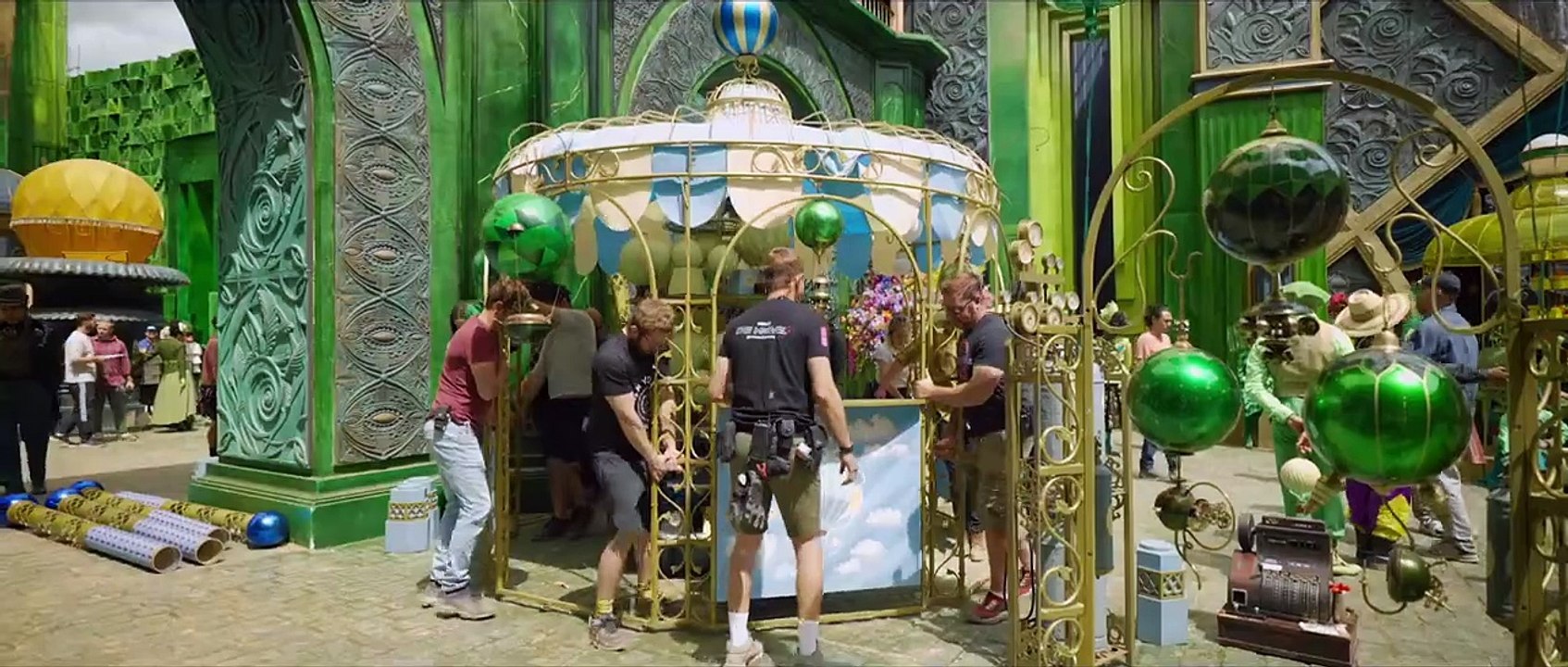 Wicked | Featurette: One Short Day