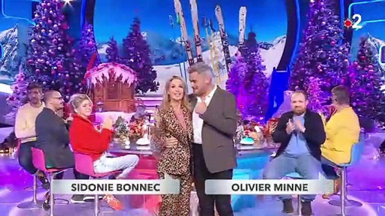 Anne-Sophie Lapix présente le "20 Heures" de France 2 ce mercredi 11 décembre 2024.