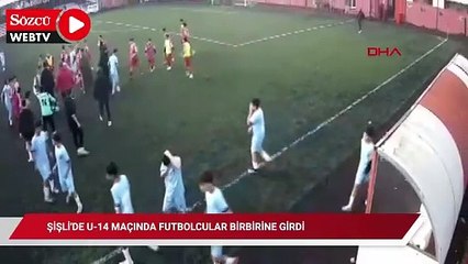 U-14 maçında futbolcular birbirine girdi