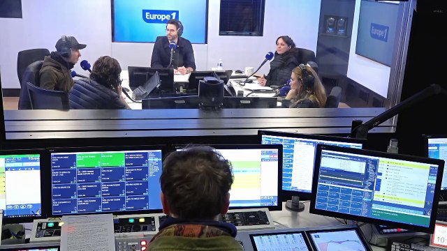 Jérémy Ferrari, Baptiste Lecaplain et Arnaud Tsamère, pour la tournée du Trio