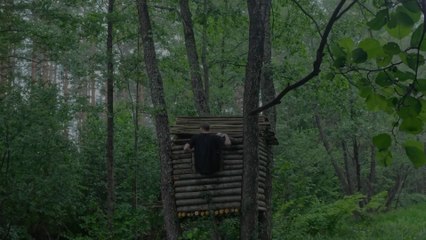 Building a cozy bushcraft treehouse over the water. Catch and Cook. Overnight, Survival