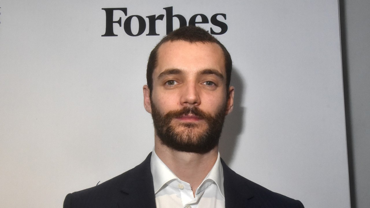 GALA VIDEO - Tel père, tel fils ! Louis Sarkozy prêt à se lancer en politique, révélations sur ses ambitions