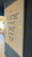 [ Cannes ]   Niché dans un ancien Hôtel Particulier art déco à Cannes, cet appartement lumineux de 98 m², situé au dernier étage.   📍Ref 8029 📞 04.93.18.20.04