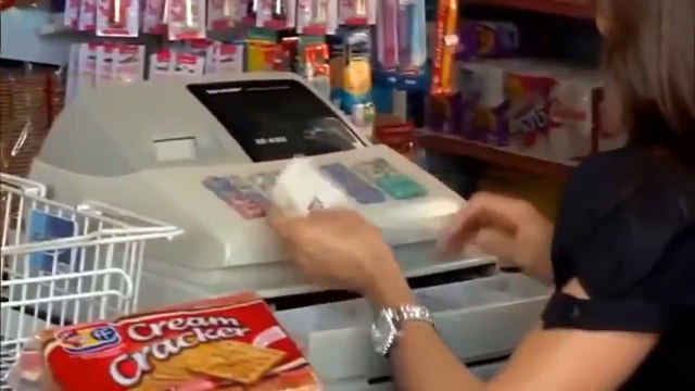 Cidadãos queimam bancos na Europa e imprimem seus próprios papéis coloridos | VL - 10/05/20