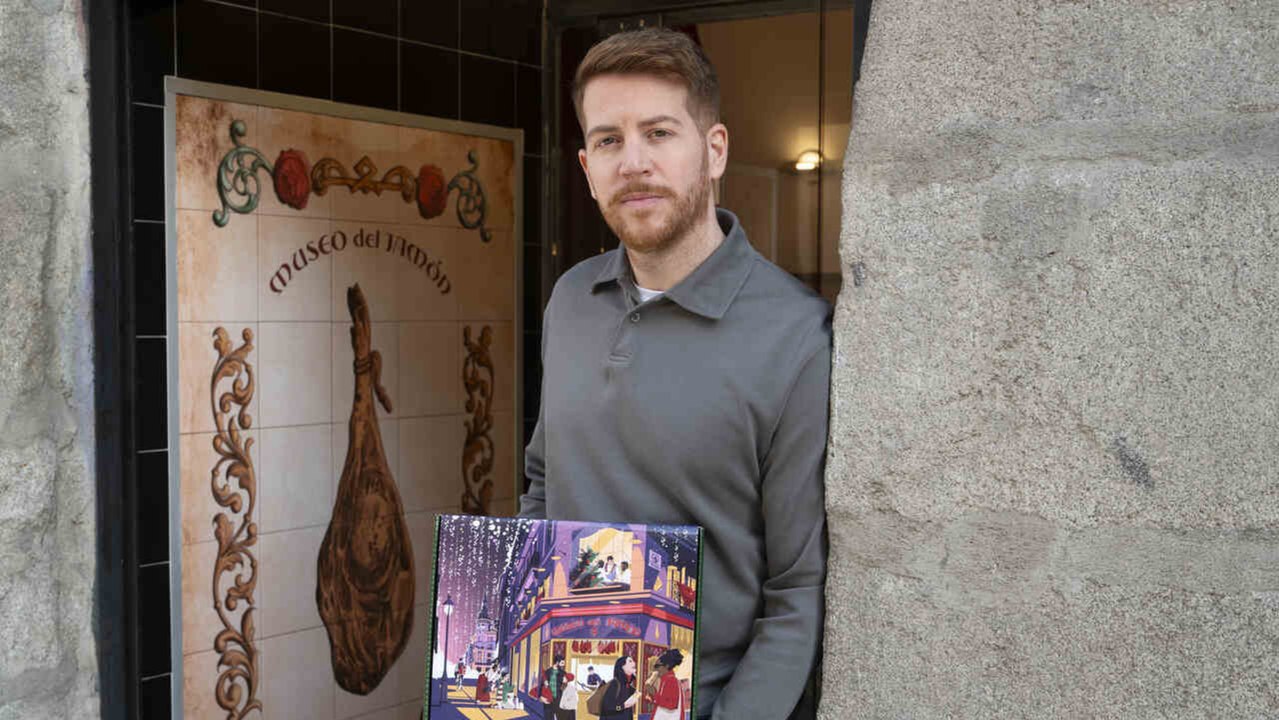 Hablamos con el ilustrador madrileño Javier Navarrete, mejor conocido como El Chico Llama, sobre sus inicios, trayectoria y última colaboración con El Museo del Jamón por Navidad