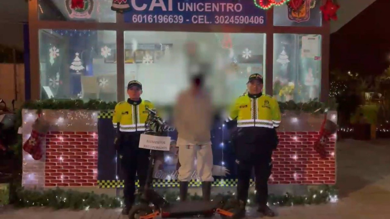 Así cayó un ladrón que robó una patineta eléctr...