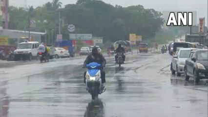 चेन्‍नई समेत 22 जिलों के स्कूलों में छुट्टी घोषित, बेंगलुरू में जारी किया गया Yellow अलर्ट