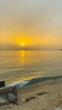 « La beauté d’un coucher de soleil, c’est l’espoir qu’un nouveau jour portera toujours une lumière différente »