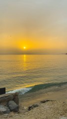 « La beauté d’un coucher de soleil, c’est l’espoir qu’un nouveau jour portera toujours une lumière différente »