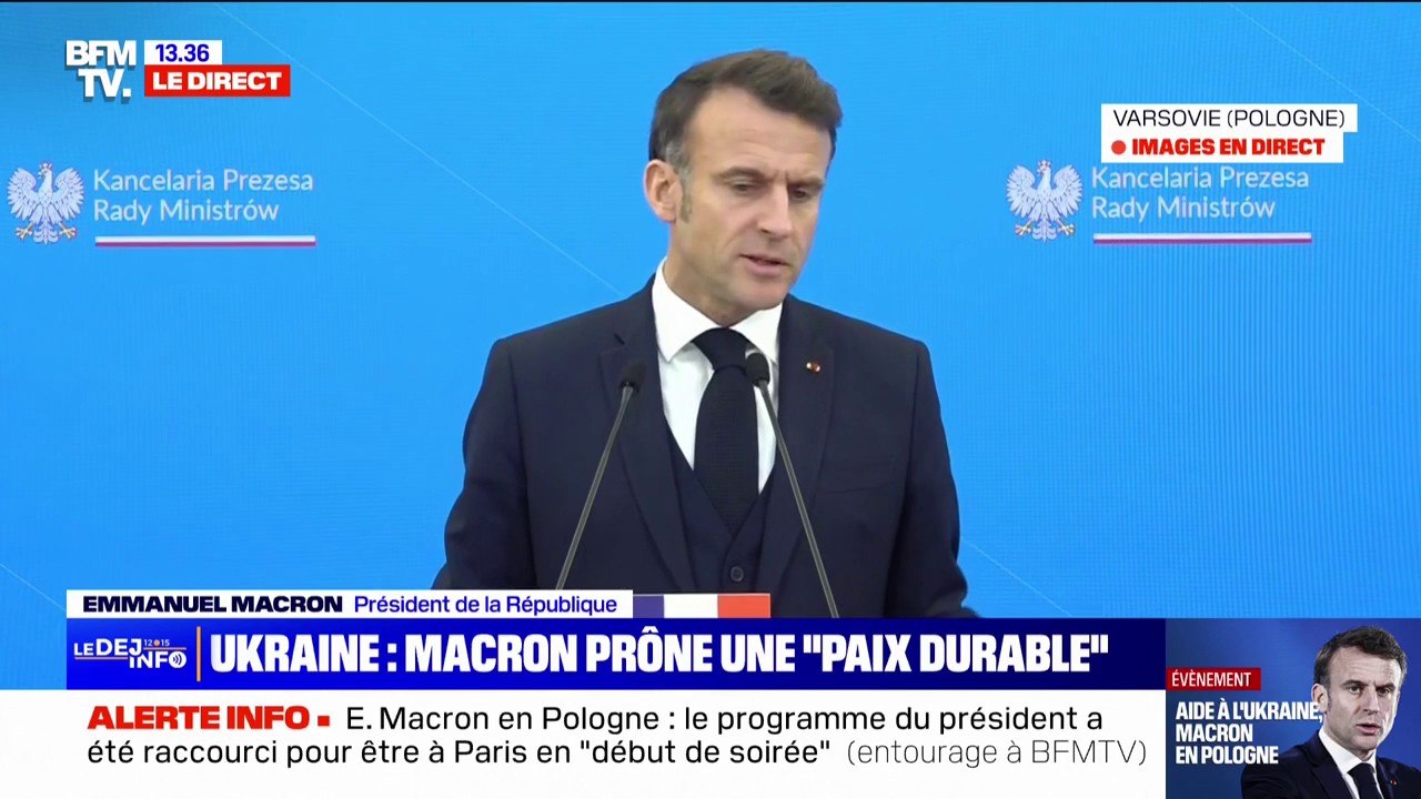 "Ne soyons pas naïfs": Emmanuel Macron assure que "la Russie multiplie les attaques informationnelles"