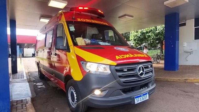 Idosa sofre fratura exposta após esmagar dedos em cilindro de pão