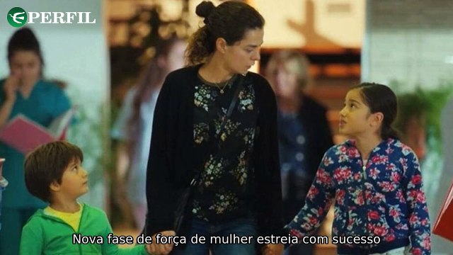 Michelle Barros impressiona ao posar com filho de 26 anos e ex-BBB revela chocantes dificuldades da infância