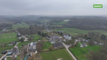 L'église au milieu du village : Vyle-et-Tharoul