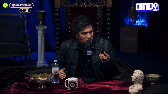 FOPEA está a favor de las mentiras : Milei señaló a periodistas y adelantó una baja del crawling-peg y salida del cepo