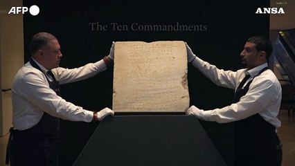 Sotheby's, all'asta la piu' antica tavoletta con i Dieci Comandamenti
