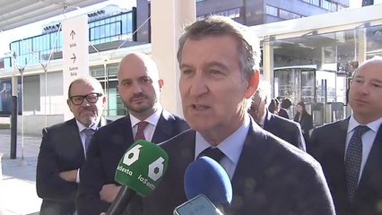 Feijóo: "Si alguien está jugando con las cartas marcadas sin duda es la Fiscalía General".