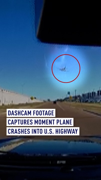 Plane Crashes on Texas Highway, Splitting in Two