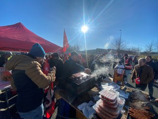 Fermeture d'Amis à Guéret : les salariés LSI, ex-GM&S à La Souterraine viennent soutenir leurs confrères