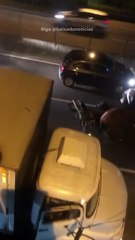 Cavalos invadem pista, causam acidente e motociclista fica ferido em Mongaguá; VÍDEO