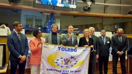 Velázquez recoge en Bruselas el título de Ciudad Europea del Deporte