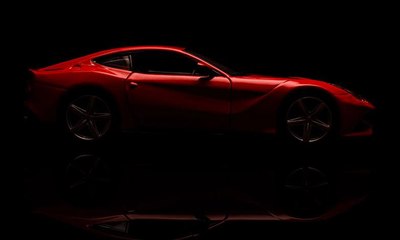 سيارة فيراري الكهربائية بالكامل ستصل بالعام 2025 والدفع بالعملات المشفرة!