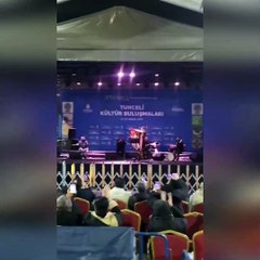 İBB'nin Etkinliğinde Pınar Şahin, Seyit Rıza Posteri Açtı