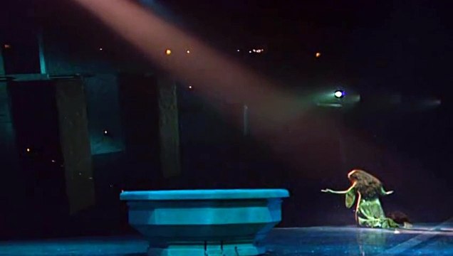 Je sens ma vie qui bascule | NOTRE-DAME DE PARIS · (1999) Acte I