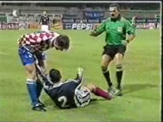 Serb cracks Croatian's nuts - Jarni