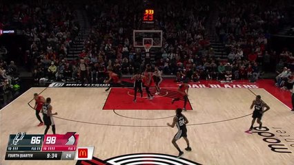 Avdija turns on the jets for an emphatic dunk