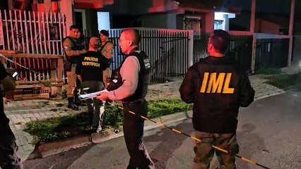 Pai mata a filha de 24 anos a facadas em Curitiba
