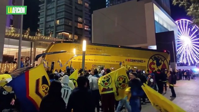 Aficionados del América llevan 'serenata' y piden tricampeonato en Puebla
