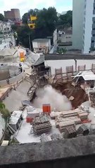 Así fue el derrumbe de la construcción de una obra de transporte público